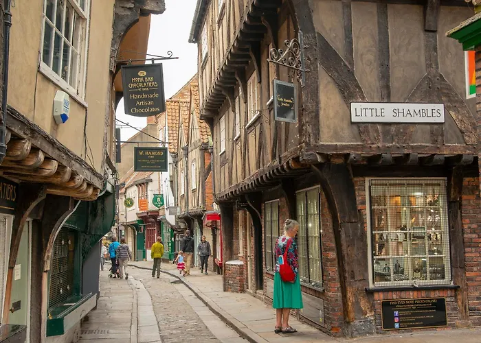 Pass The Keys Gorgeous Terrace Near Bishy Road Dom wakacyjny York