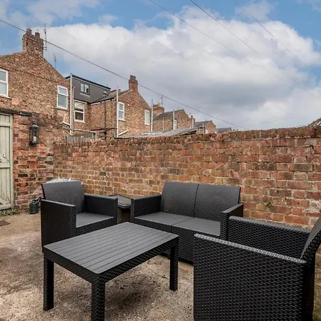 Pass The Keys Gorgeous Terrace Near Bishy Road * 요크