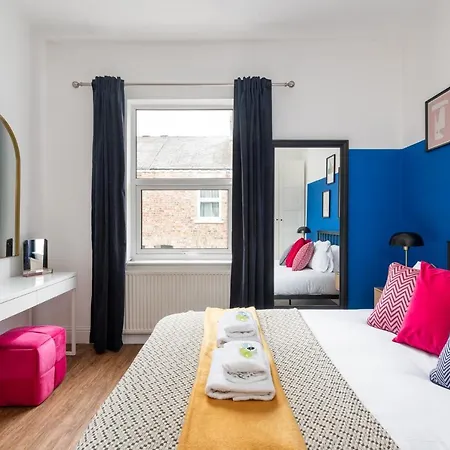 펜션 Pass The Keys Gorgeous Terrace Near Bishy Road 요크