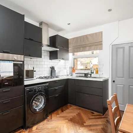 Pass The Keys Gorgeous Terrace Near Bishy Road *